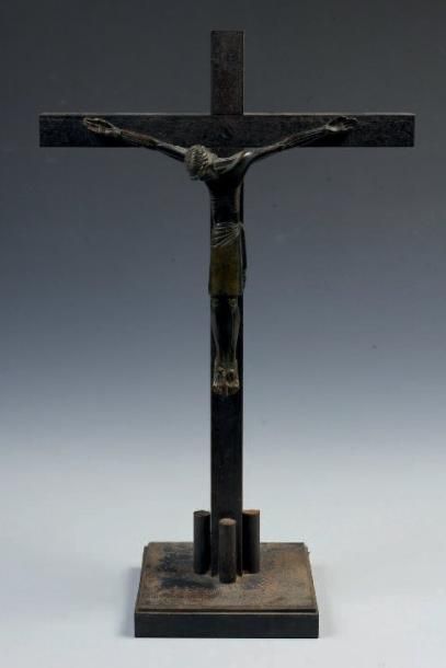 Jean LAMBERT RUCKI (1888-1967) CHRIST EN CROIX Epreuve en bronze H: 45,5 cm