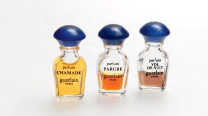 Guerlain Lot de trois miniatures homothétiques «Parure», «Vol de nuit», «Chamade»,...