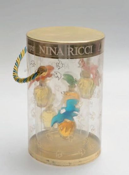 Nina RICCI «L'AIR DU TEMPS» Coffret «cage» comprenant cinq miniatures colombes de...