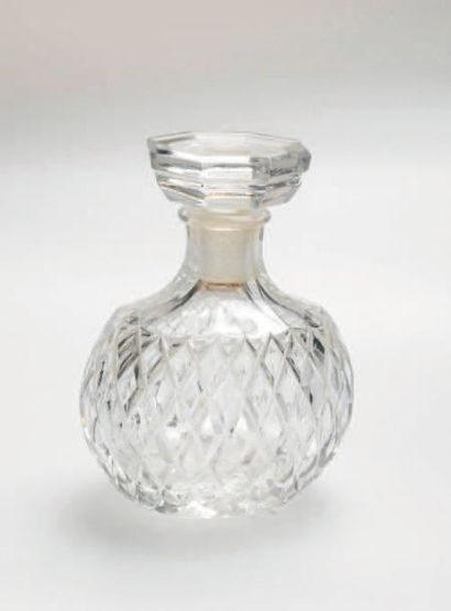 Nina RICCI «CAPRICCI» Flacon point de diamant, création Marc Lalique 1961. Titré...