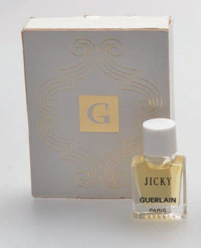 Guerlain «JICKY» Miniature en verre panse carrée, bouchon en bakélite blanc «clippé»....