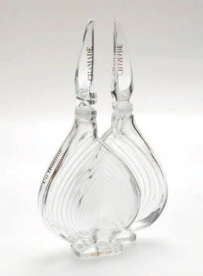 Guerlain «CHAMADE» Flacon en verre figurant deux coeurs entrelacés et siglés sur...