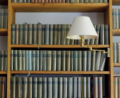 null Importante bibliothèque de la Pléiade comprenant environ 614 ouvrages. (quelques...