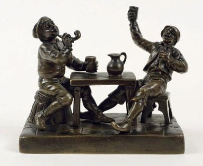 KINSBURGER, SYLVAIN (1855-1935) Les buveurs autour d'une table Épreuve en bronze...