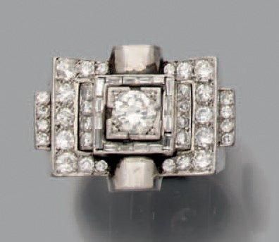null BAGUE chevalière géométrique en platine (900 millièmes) serti de diamants taille...