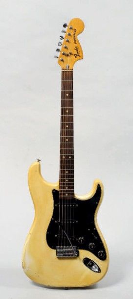 null Guitare électrique Solidbody de marque
FENDER modèle Stratocaster Tilt Neck...