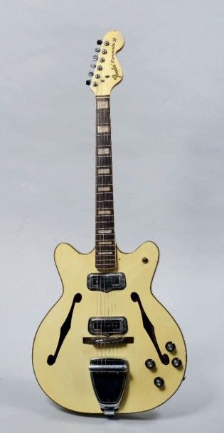null Guitare hollowbody de marque FENDER, modèle CORONADO II, 1967 N° de série: 205131
Finition...