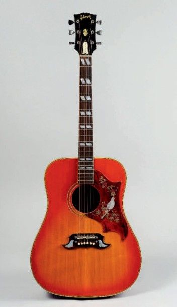 null Guitare folk de marque GIBSON modèle DOVE de 1969, n° de série 533 388
Finition...