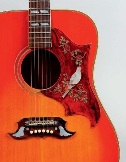 null Guitare folk de marque GIBSON modèle DOVE de 1969, n° de série 533 388
Finition...