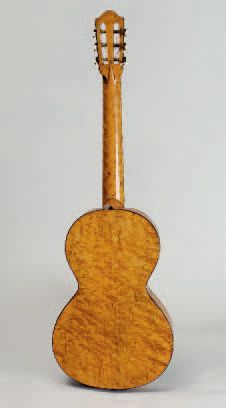 null Guitare romantique de CABASSE-VISNAIRE dont elle porte la marque au fer, faite...