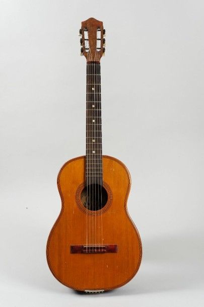 null Guitare Jazz fabrication française, avec une étiquette R.GEROME Circa 1950 12...