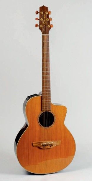 null Guitare folk électro-acoustique de marque TAKAMINE modèle TAN55C, n° de série...
