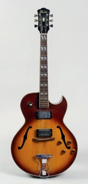 null Guitare électrique de marque IBANEZ modèle Es-175 n° de série 1765090
Finition...