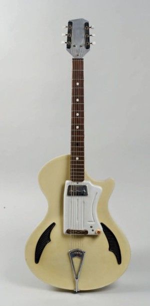 null Guitare électrique de marque WANDRE modèle Tri Lam, made in Italy
Caisse en...