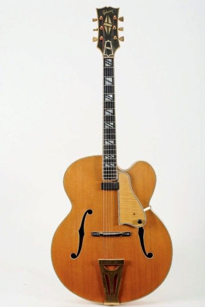 null Guitare électrique Archtop de marque GIBSON modèle Super 400 CN de 1976, n°...
