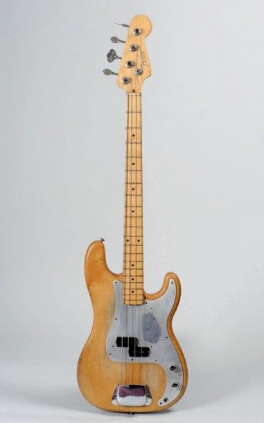 null Rare basse électrique solidbody de marque FENDER modèle Precision Bass de 1958...