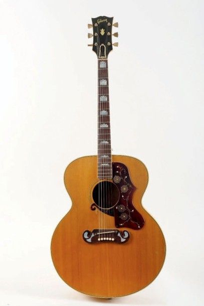 null Guitare électrique Folk de marque GIBSON J200 N de 1969, n° de série 536 133
Finition:...