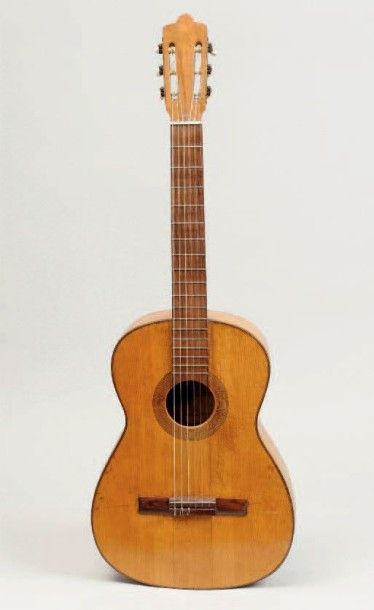 null Guitare classique espagnole de A.DOTRAS BARCELONA, dont elle porte l'étiquette,...