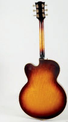 null Guitare électrique Hollowbody de marque GIBSON modèle ES 350
TD, n° de série...