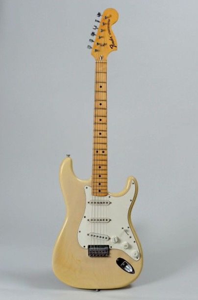 null Guitare électrique solidbody de marque FENDER modèle
Stratocaster Hard Tail...