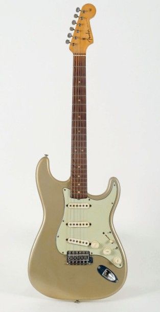 null Guitare électrique Solidbody de marque
FENDER modèle Stratocaster, "Série L",...