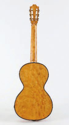 null Guitare romantique de Marcard à Mirecourt dont elle porte la marque au fer sur...