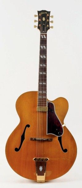 null Guitare électrique Archtop de marque GIBSON modèle L7
CN, 1953 n° de série A13936...