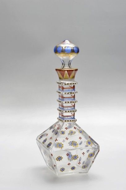 Guerlain "MAURESQUE"
Exceptionnel flacon en verre présentant un long col annelé,...