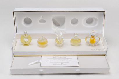 Nina RICCI «COFFRET COLLECTION CRISTAL»
Somptueux coffret comprenant cinq flacons...