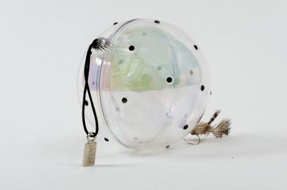 LALIQUE "Perles de Lalique" Miniature homothétique présentée dans sa luxueuse boule...