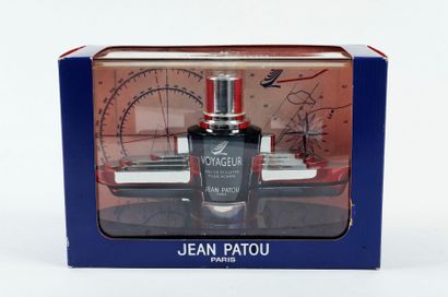Jean Patou «Le Voyageur» Troisième version.
Coffret comprenant un vaporisateur d’Eau...