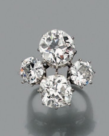 null DIAMANT taille ancienne de forme ronde pesant 1,62 carat.
Le diamant est accompagné...