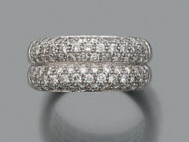 null BAGUE double jonc en or gris (750 millièmes) pavé de diamants taille brillant.
Doigt:...