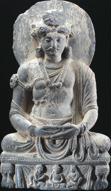 null BODHISATTVA ASSIS Gandhara, IIe-IIIe siècle Schiste gris érodé , H : 48cm Condition...