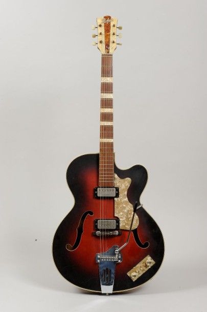 null Guitare électrique Hollowbody de marque Höfner made in Germany, c.1965
Finition...
