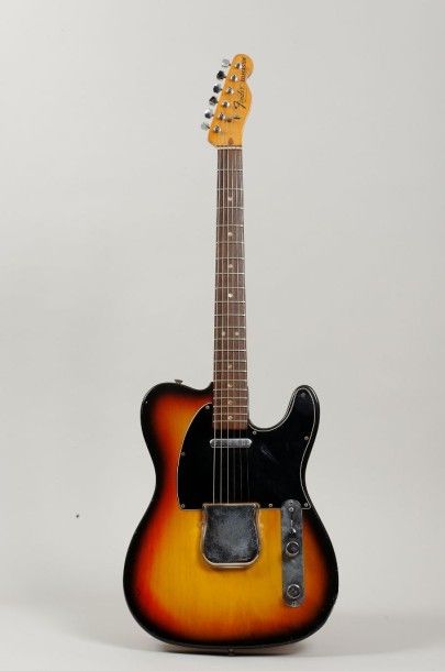 null Guitare électrique Solidbody de marque Fender, modèle Telecaster n° S 830476...