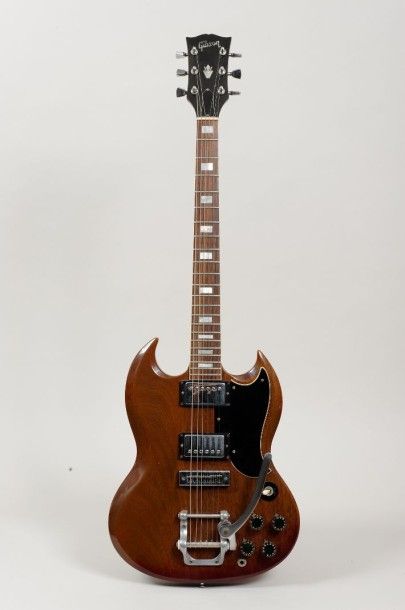 null Guitare électrique Solidbody de marque Gibson modèle SG Standard, n° 896660...