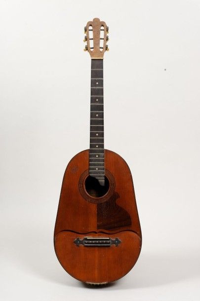 null Guitare Gelas dont elle porte l'étiquette avec le numéro 1545 de 1931 modèle...