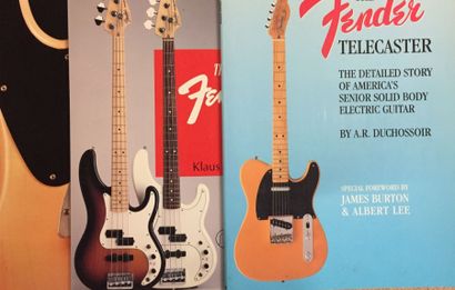 null Lot de 3 ouvrages sur Fender: The Fender Bass, The
Fender Telecaster, The Fender...