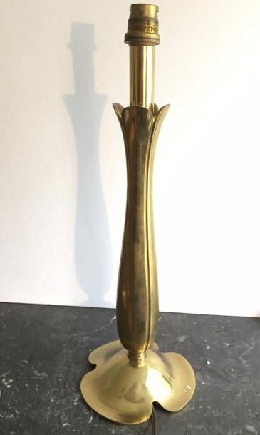 Scarpa Luminaire 
Lampe de bureau en bronze doré, modèle fleur
H.48.5cm