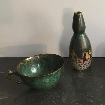 DALPAYRAT Pierre-Adrien (1844-1910) 
Tasse et sous tasse émaillé bleu vert, et Vase...