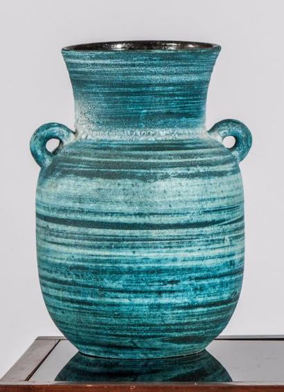 ACCOLAY Vase ovoïde à long col et 2 petites anses en céramique bleu
SSB, H.36cm