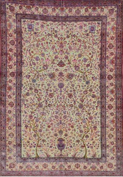 null Exceptionnel et rare KACHAN-SOOF en soie, (Iran), 

fin 19ème siècle (vers 1880)

Champ...