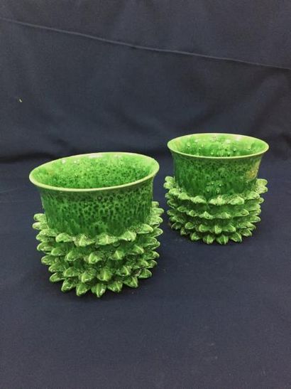 null Paire de cache-pots en céramique émaillée vert à décor de feuilles H23cm