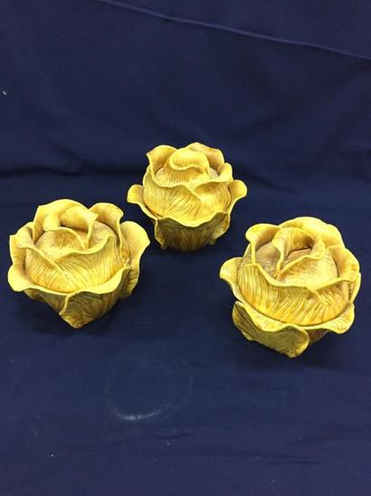 null Trois légumiers couverts simulant des choux-fleurs en céramique jaune 23x32...