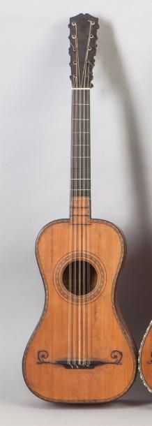 null Très belle guitare de NICOLAS AINE, faite à Mirecourt vers 1790, rare marque...