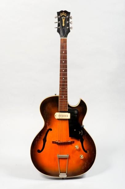 null Guitare archtop électrique de marque GUILD, modèle T-100, 1958-1959
N° de série:...