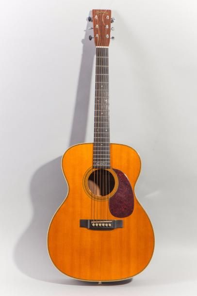 null Guitare folk MARTIN modèle 000-28 EC, signature modèle Eric Clapton n° de série...