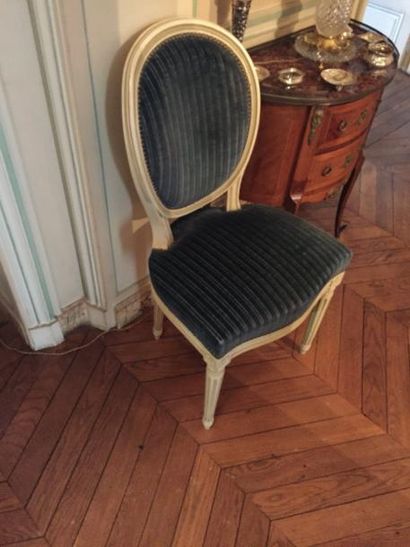 null Ensemble de chaises de style Louis XVI