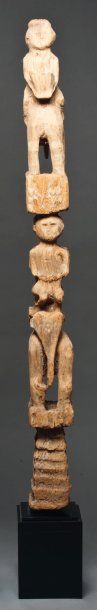 null POTEAUX-MÉMORIAUX DE CHEFS CHIEFTAIN MEMORIAL POSTS Chin, Birmanie - Chin Tribal,...